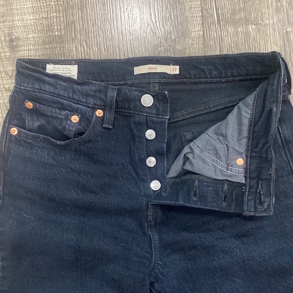 Levi’s wedgi jeans. Black size 27. - Picture 3 of 5